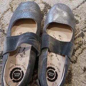 Livie and luca size 2y dress shoes (charcoal color)